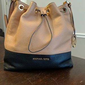 Michael Kors Jules Shoulder Bag